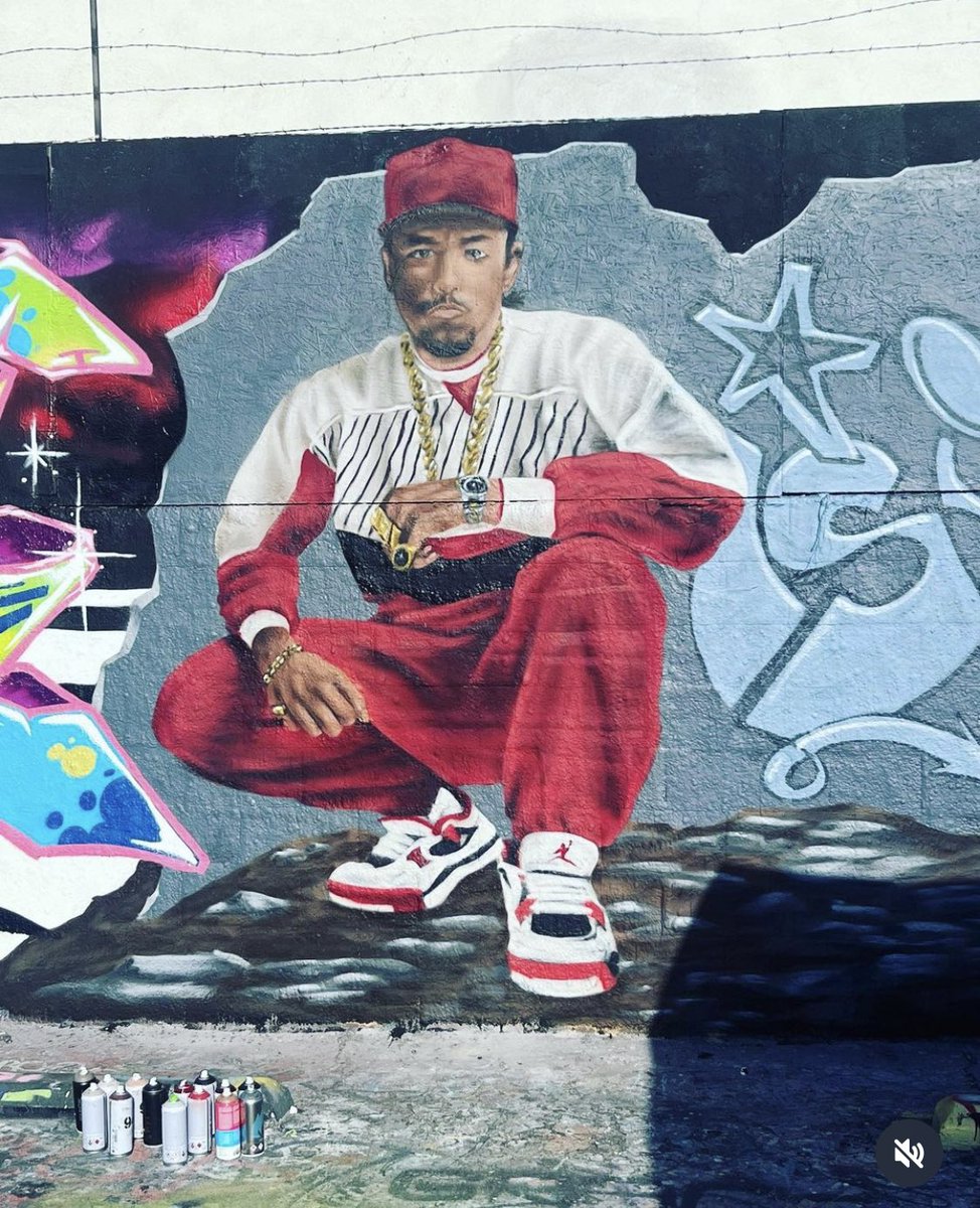 When the Graffiti Artist put you on the walls while you’re STILL alive….. That’s Humbling. 👊🏽🙏