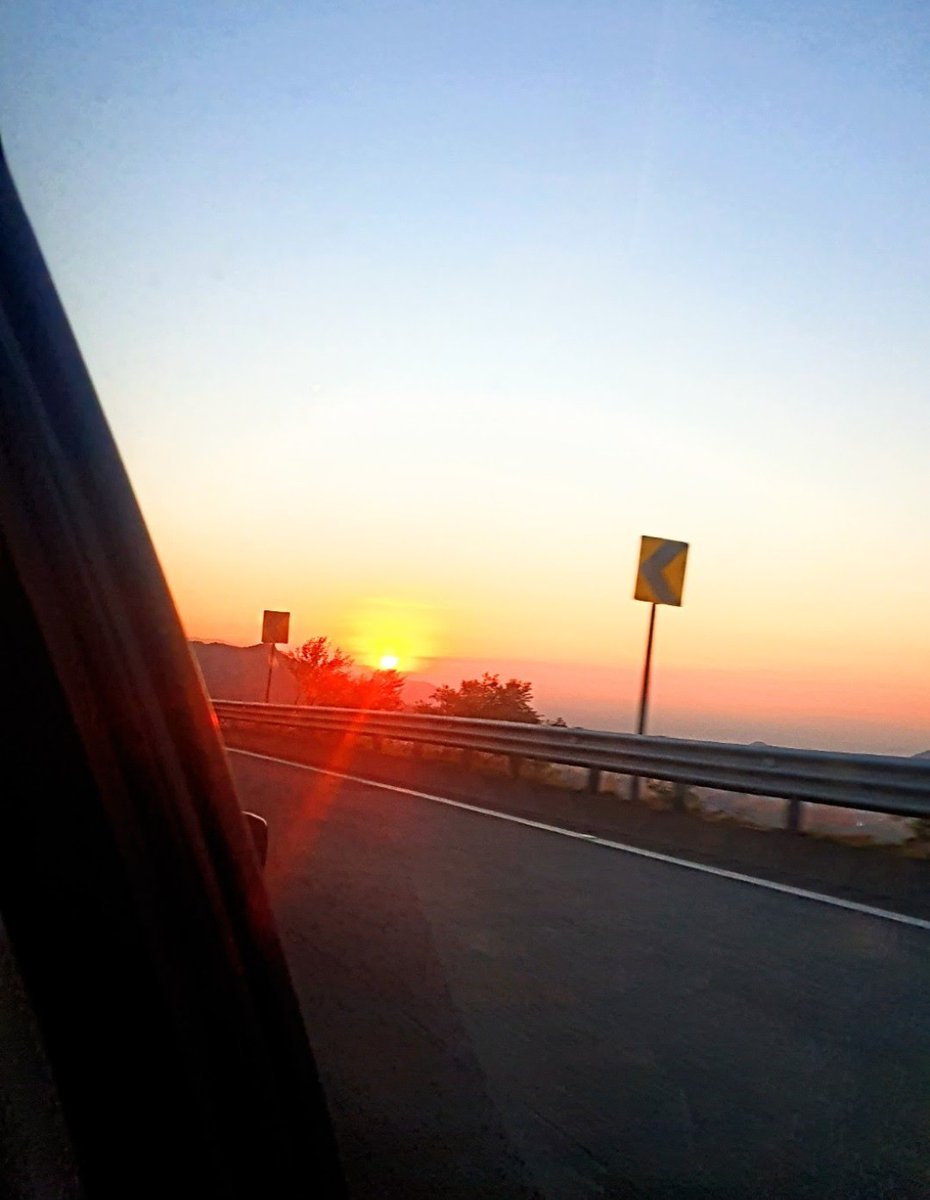 marclamaya's tweet photo. @Yaacov97531 #road #sunshineroad #photography #photooftheday #TheWay https://t.co/Be9aWxusOv