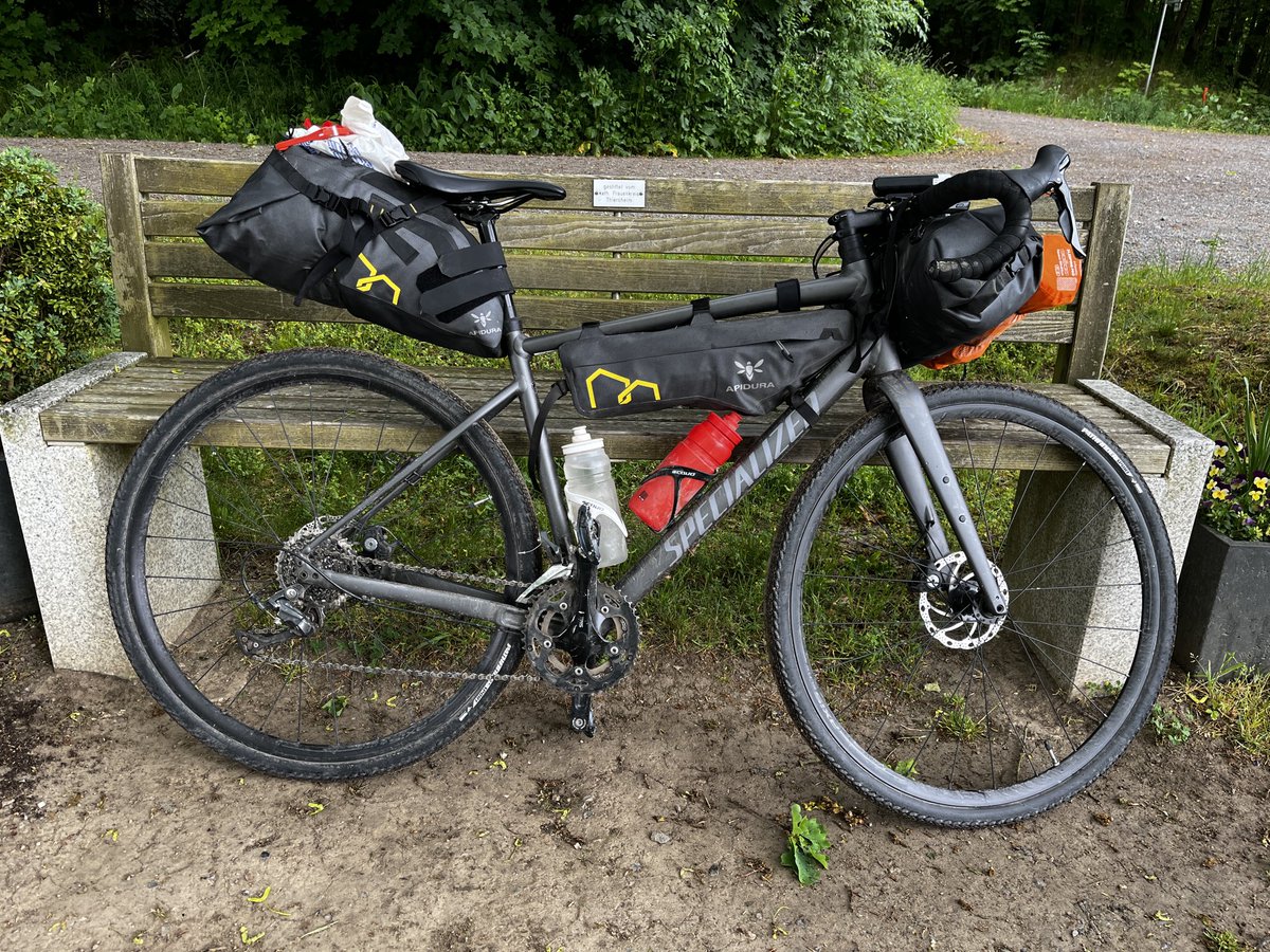 LIHISfi's tweet image. Huh, tulipa ajettua. Chebistä Ebensfeldiin Saksan puolelle, 170km Eurovelo 4 pitkin. Reipas 13 tuntia meni. Ihan hapokkaita nousumetrejä. Jäljellä 400km ja kaksi ajopäivää (valoisa aika). #pyöräily #eurotour23