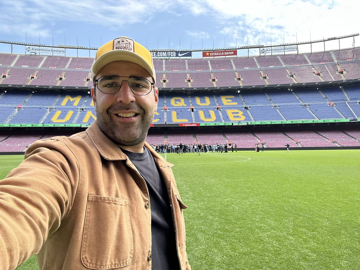 NatanaelSw94's tweet photo. Gerard
 1-El primero que dijo que Messi no renovaría 
2-El primero que dijo que Messi quería volver 
3- El que más sabe información del Barcelona 
4-El primero que dijo que Jorge se reunió con la Laporta y con la Liga 
Ahora todo el mundo le tira mierda pero yo estoy contigo https://t.co/O9pkZfasuZ