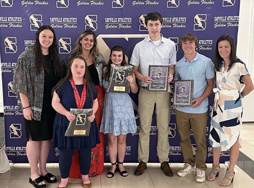 dholahan99's tweet photo. Humbled to receive the Co-MVP Coaches Award for Sayville’s Unified Basketball team. Grateful to be apart of it! https://t.co/kLcYjDZQE3