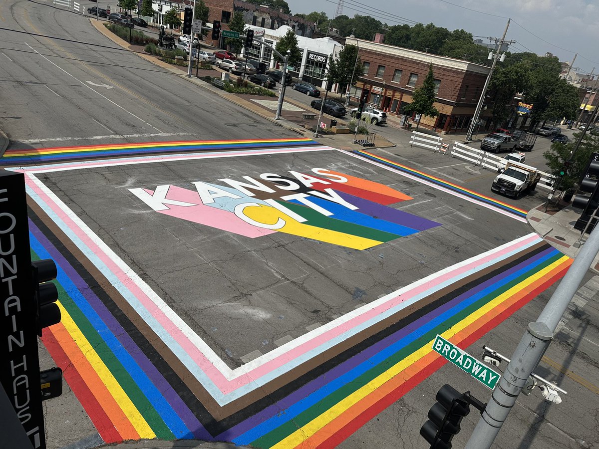 #PrideMonth2023

Thank you to the many volunteers, community members, and city staff letting everyone in Kansas City, the surrounds in Missouri and Kansas, and everywhere know they are always welcome here. Look forward to seeing you this month at our events!