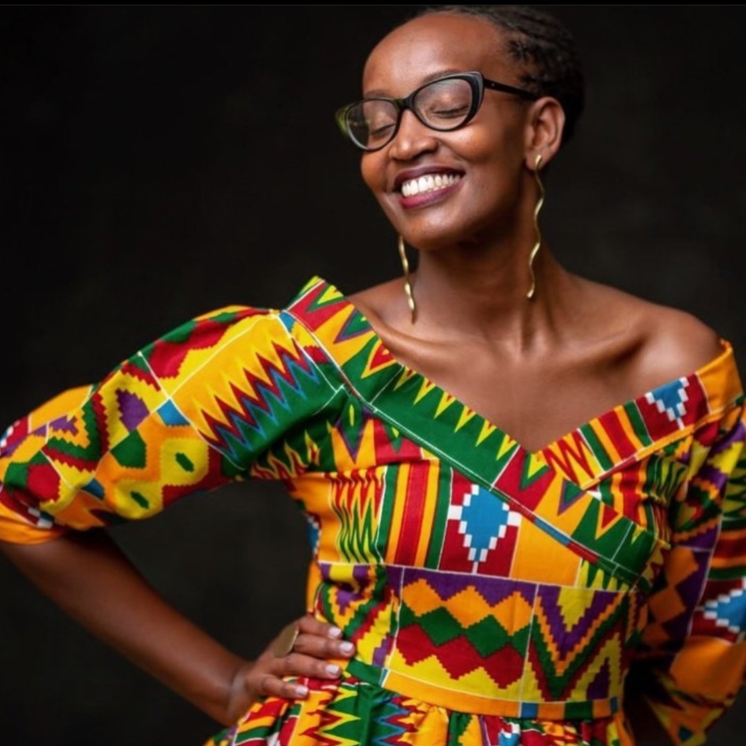 She is rocking her limited edition of the MASH DIVA earrings!

#customerappreciationpost 
Love to see it ! 

 ⚜️Her Brazen Appeal ⚜️.
•••••••••••••••••••••••••••••••••••

#brassjewelry 
#handmadejewelry 
#jewelry 
#nairobibrass 
#nairobi