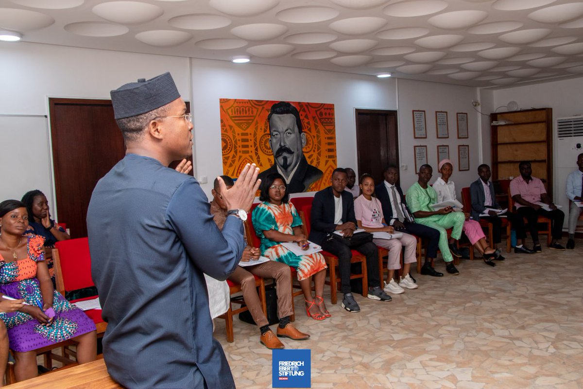 Les jeunes leaders recevront pendant les six mois des coachings individuels et collectifs par <a href="/ExpeditOlogou/">Expédit Ologou</a>

Ce matin, ils prennent en main les principes généraux du coaching au programme #JLB 

#JLB23 #jlbpromo10