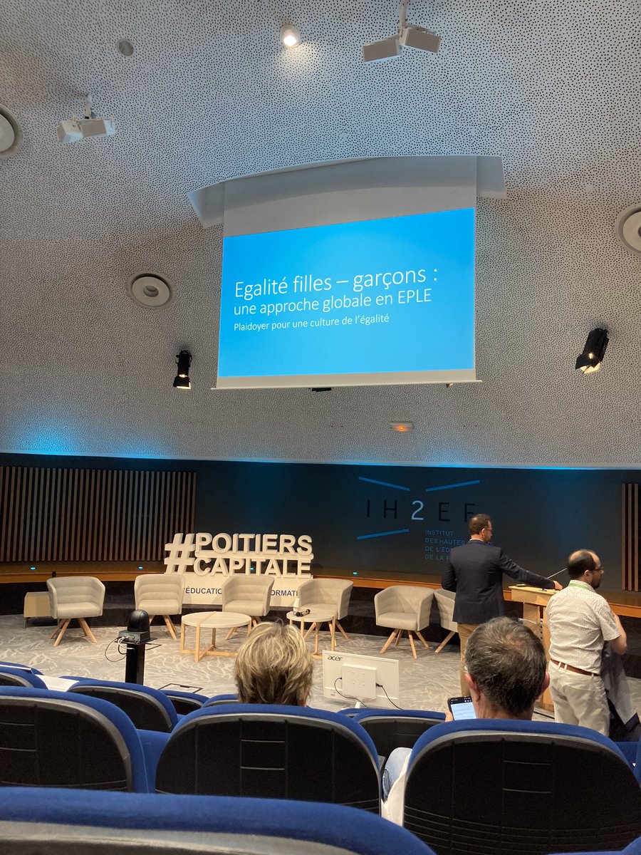 CLG_Nigremont's tweet image. Agir pour l’Egalité Filles Garçons  #CESCE #Pilotageen Eple #Pratiquespedagogiques des temps d’échanges et de formation de grande qualité. À réinvestir . Merci @Ih2ef @Dsden23 @domterrien @DurandC42166305 @aclimoges @canope_23