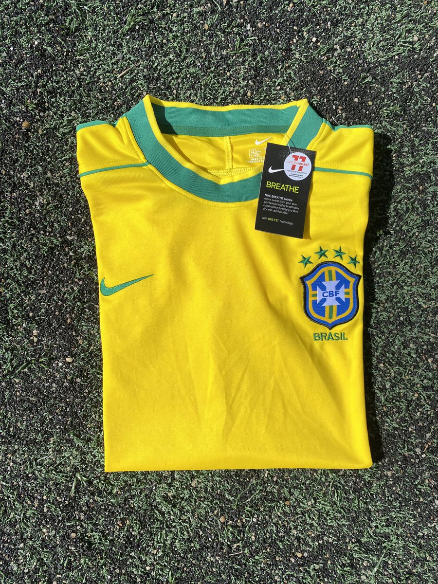 lojacamisaonze's tweet photo. Essa camisa LENDÁRIA do Brasil tá disponível a pronta entrega no tamanho G!

Link no próximo tweet👇 https://t.co/pkJ1LQ1VYH