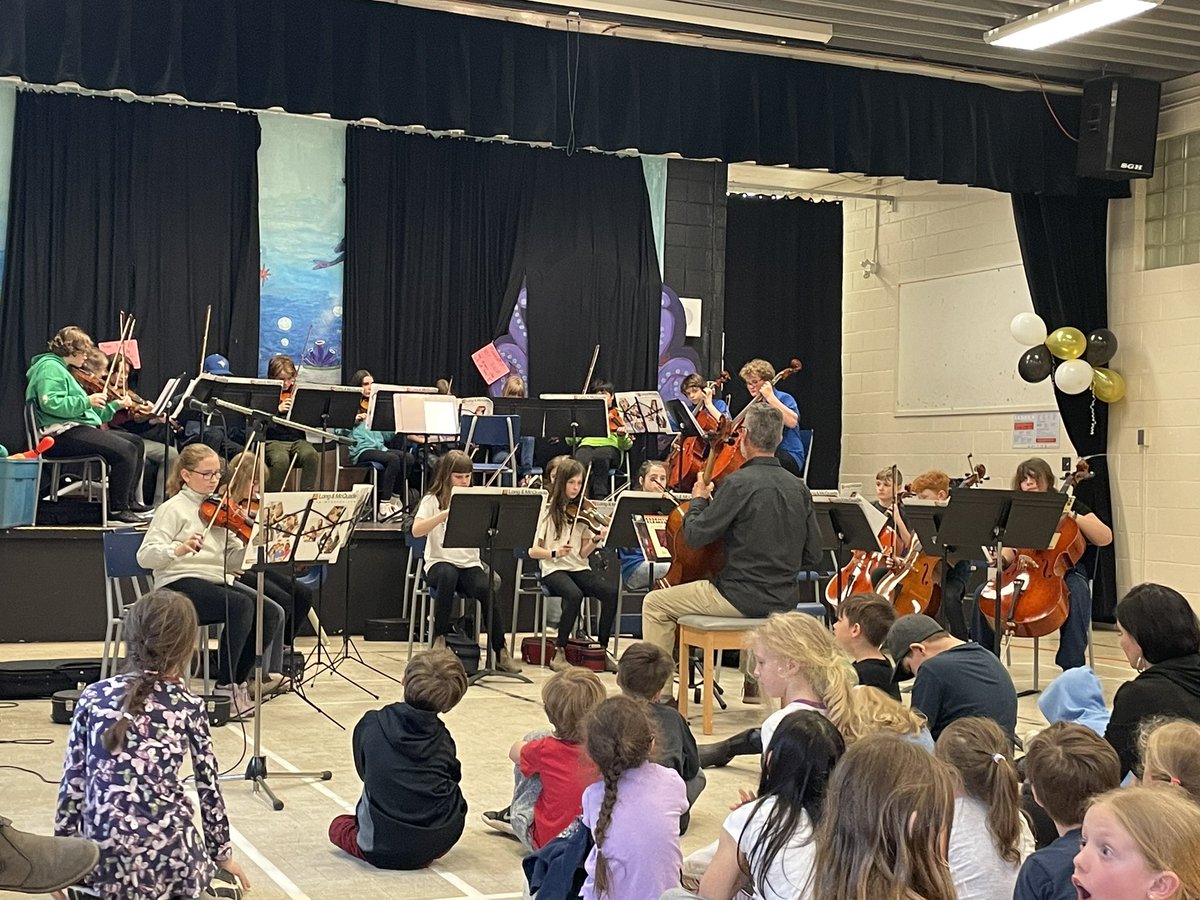 barboursme5's tweet photo. What a fabulous performance by those in our grade 5&amp;6 band! Way to go ! 
#band #performance #waytogo #instrumentalperformance @stmaryselem https://t.co/XqHDBkBort