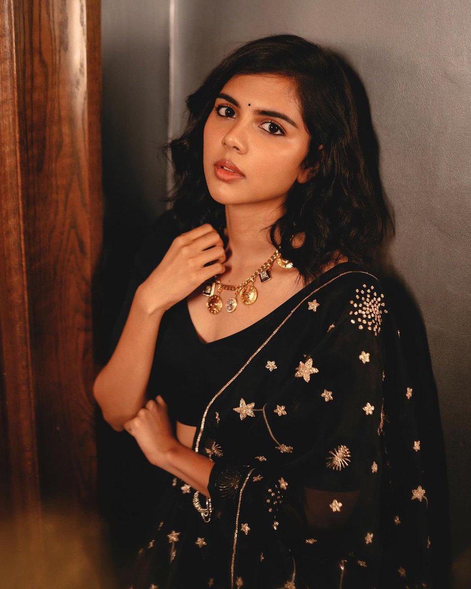jsolu_tions's tweet image. #KalyaniPriyadarshan’s stunning ethnic look is a sight to behold, radiating elegance and beauty effortlessly.
@kalyanipriyan #jsolutions