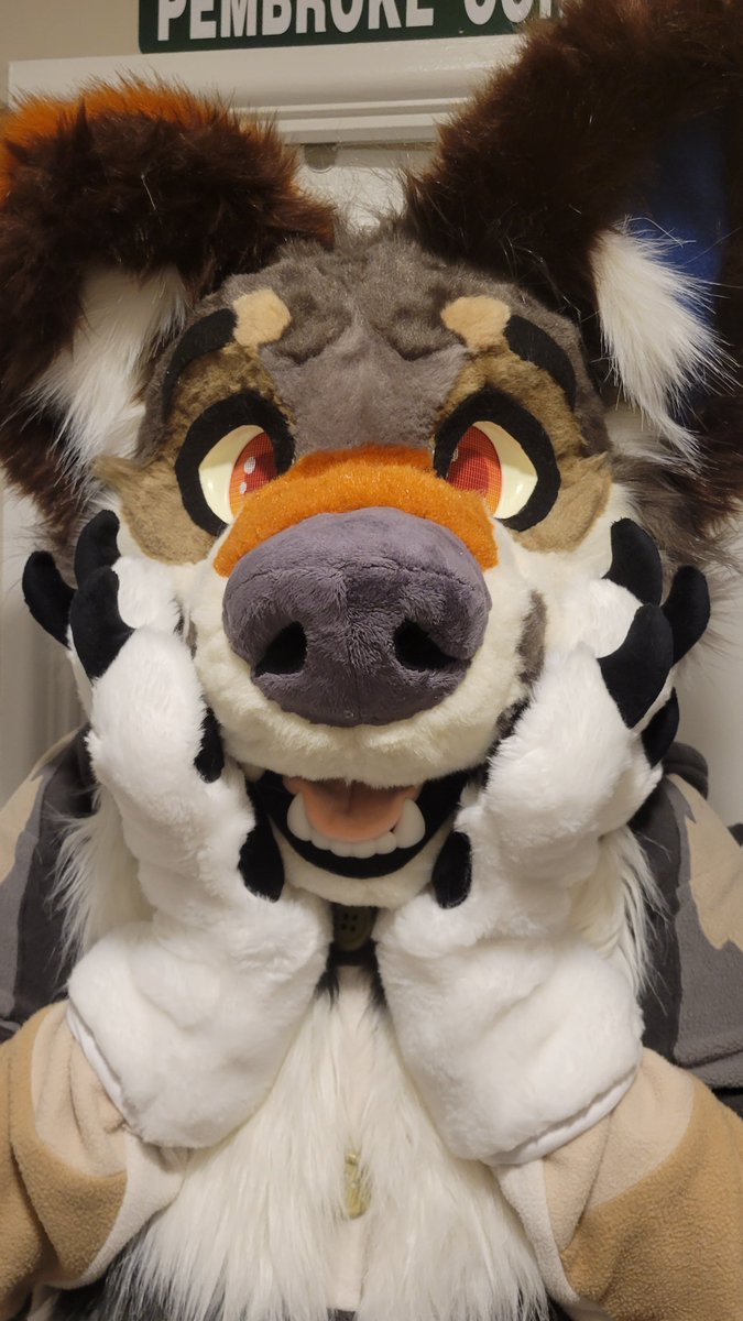 Flinterstuff's tweet photo. ☀️FREE FURSUIT HEAD RAFFLE!☀️
Feeling quirky so why not! How to enter:
🌈Follow!
🌈Retweet (no QRT)!
🌈Comment ref below!
🎉ENDS SEPTEMBER 1ST!🎉
Full terms below! 👇 https://t.co/lpURCmTWnR