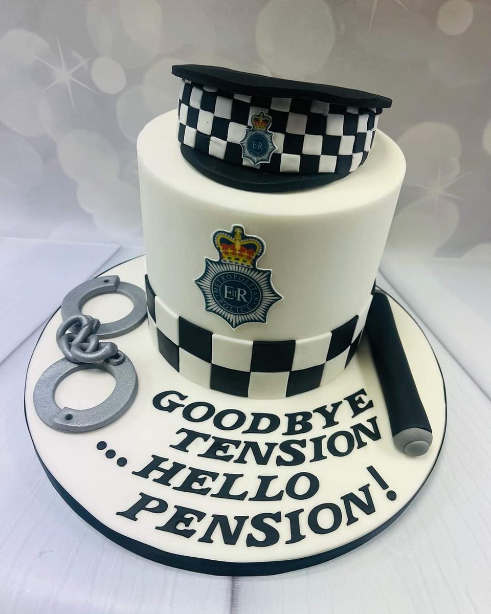 What a brilliant cake by Dunstable cake house on FB.💙