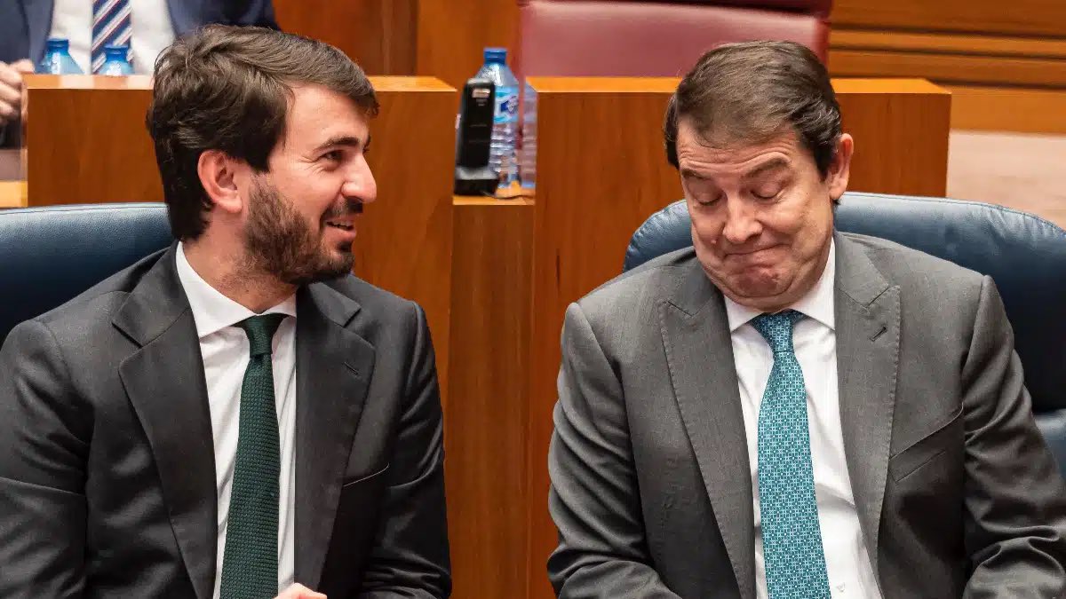 FranciscoIgea's tweet photo. Han  pasado ya más de 24 horas del asalto y las agresiónes a la delegación territorial de la @jcyl en Salamanca

¿Han salido ya @juan_ggallardo o @alferma1 a defender a policías y funcionarios? 

¿Han condenado ya las amenazas a nuestros veterinarios?

 Vergüenza @NunezFeijoo https://t.co/weDiWK8xN8