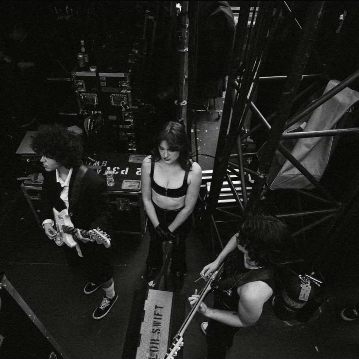 muna news on Twitter "📸 MUNA at Soldier Field for Chicago Eras Tour"