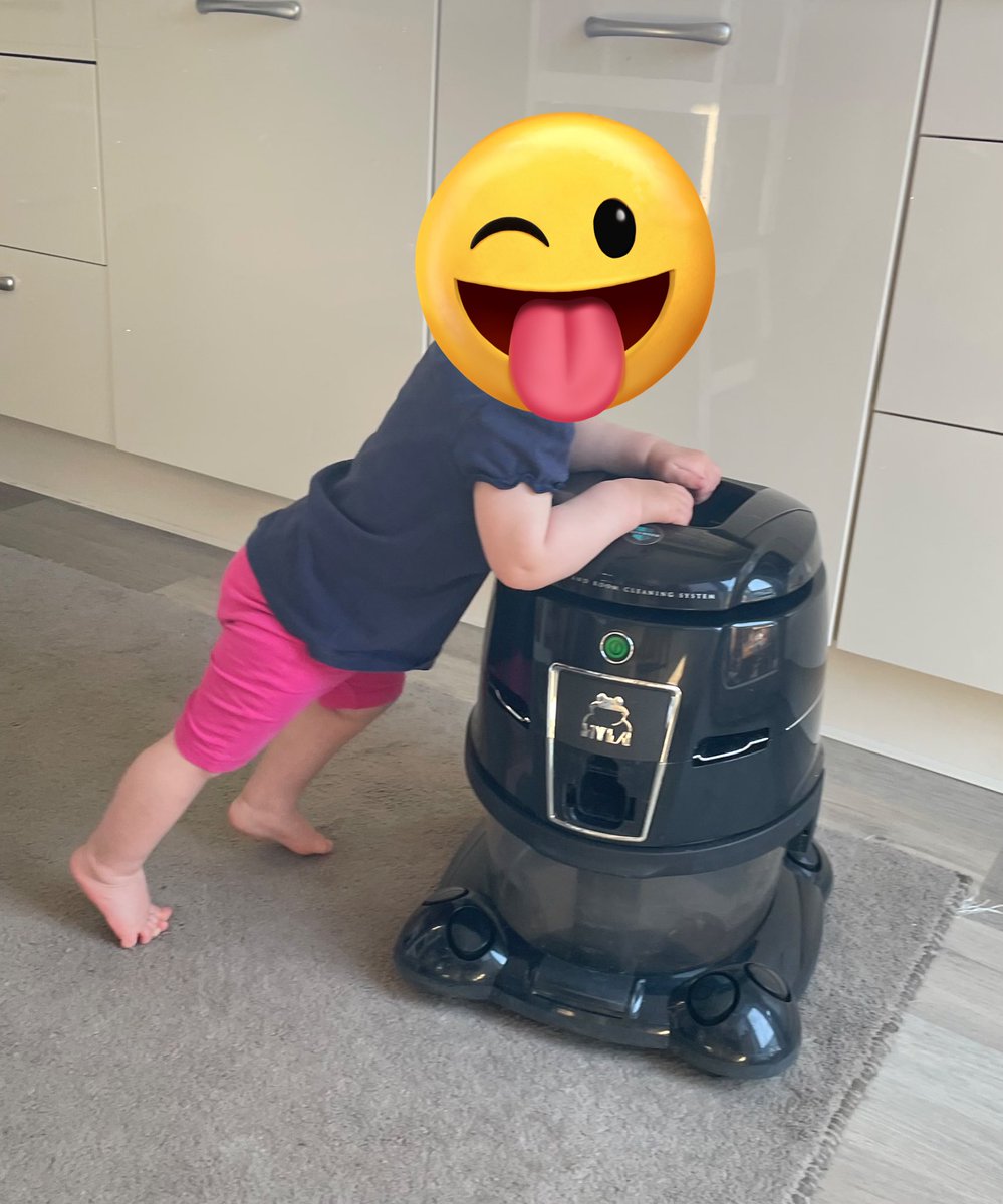 Storchy82's tweet photo. Ein HYLA ist nicht nur ein Luftreinigungsgerät mit #wasserfilter , der HYLA ist auch kein herkömmlicher Staubsauger, der zu jeder Zeit 100% schafft. HYLA ist eine #Lauflernhilfe für Kinder   #hyla #machtatmenzumerlebnis https://t.co/1lWYAdFGT9