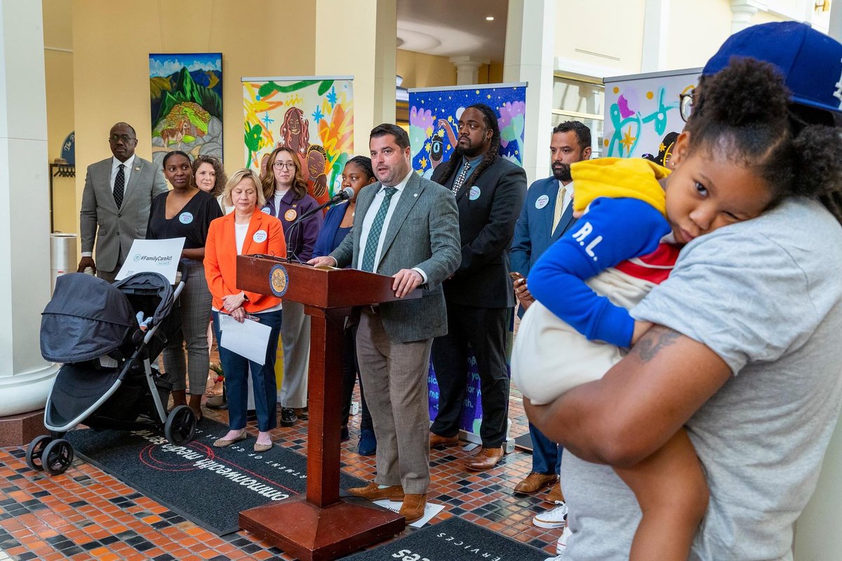 I was so pleased to join advocates with @PaidLeaveforAll in support of paid family leave yesterday in Harrisburg so Pennsylvanians can care for their loved ones in times of need. I met so many great people and their awesome kids, too! #FamilyCareAct