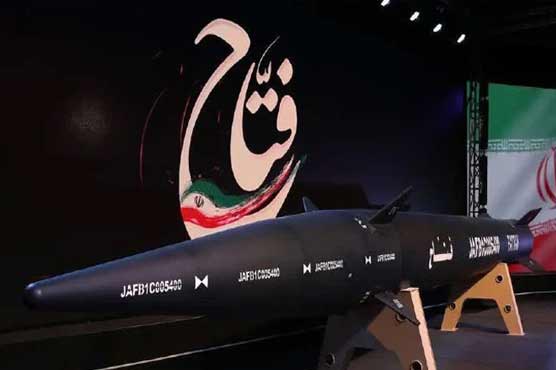 ایران نے ہائپرسونک بیلسٹک میزائل 'فتّاح' کی رونمائی کردی #Fattah #Iran #hypersonicmissile urdu.dunyanews.tv/index.php/ur/W…