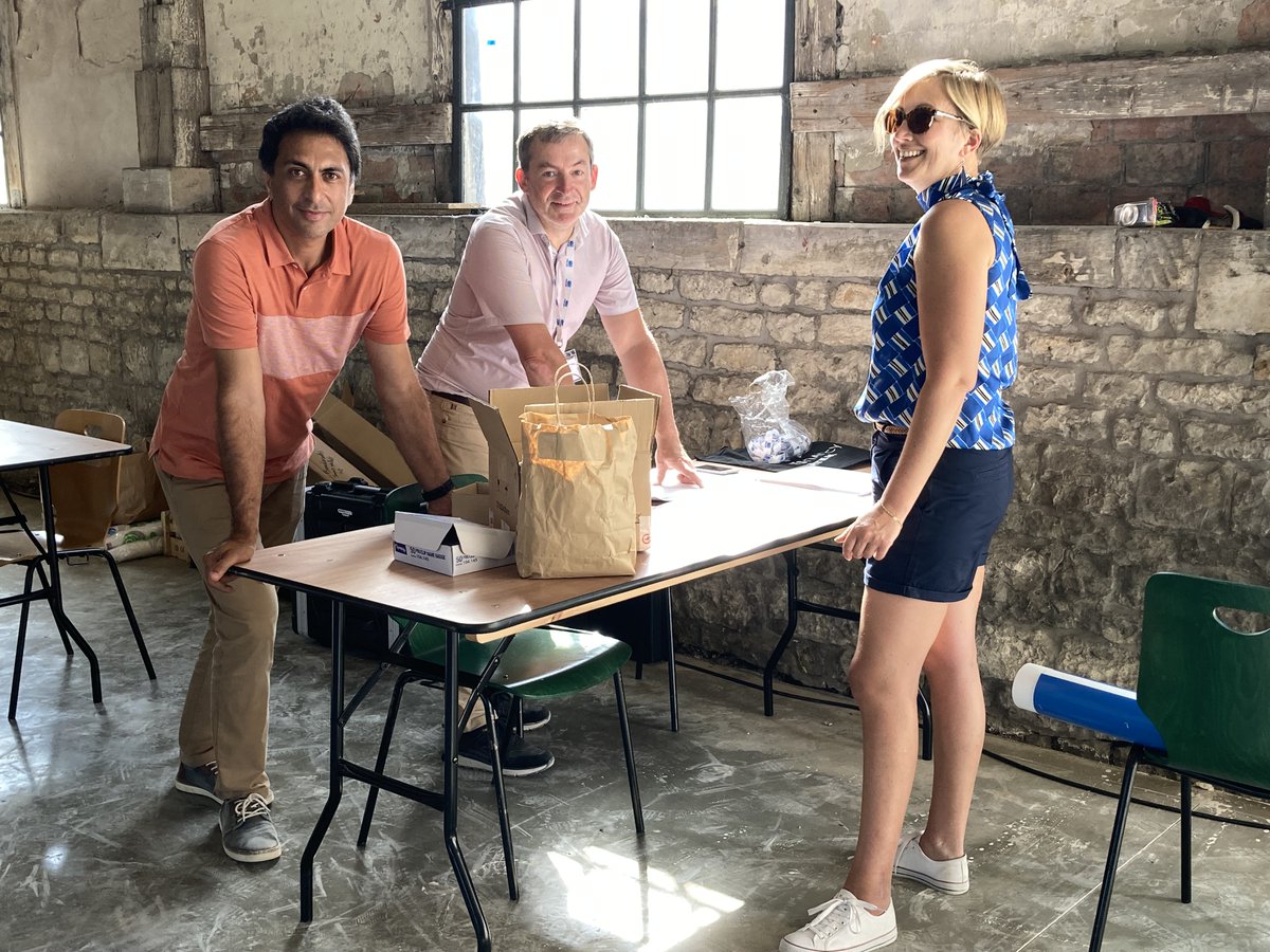 poces_'s tweet photo. L'équipe @poces_ sur le pont cet après-midi sur le beau site ensoleillé d'@EcureyGrandest @deptmeuse pour préparer votre arrivée aux JT23! Et avec l'aide précieuse de la CODECOM @PortesDeMeuse 
A tout de suite pour notre barbecue😉 https://t.co/Faic0L6GC4