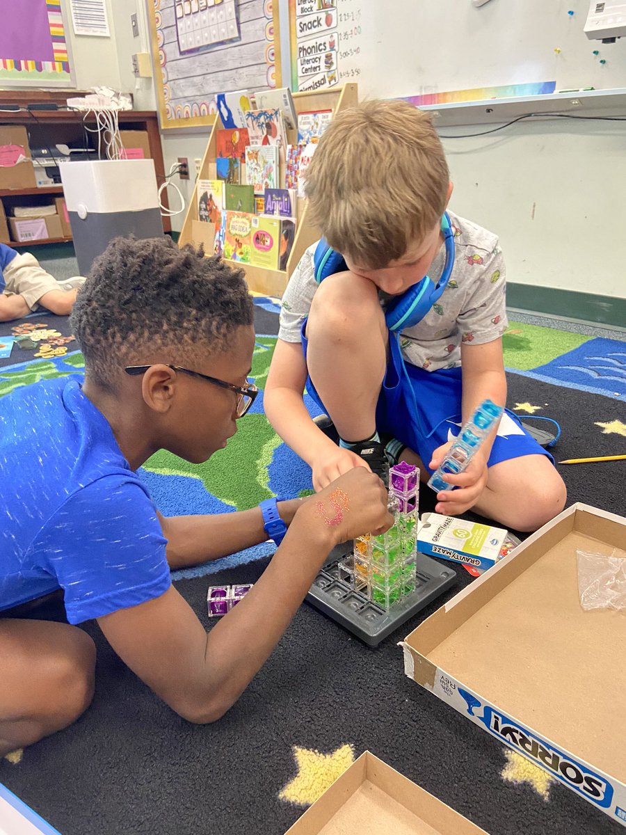 Mrs. Lynch tweet media