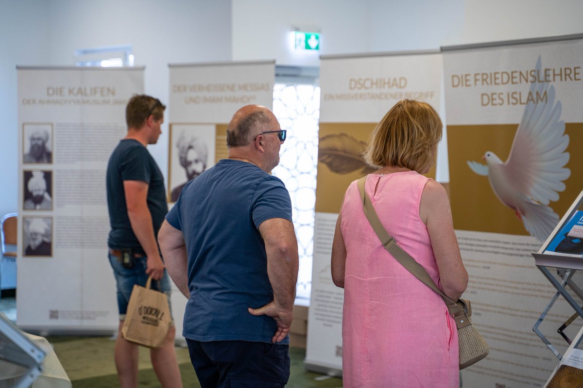 Die Khabeer-Moschee der Ahmadiyya Muslim Jamaat in Pfungstadt öffnet ihre Türen während des Hessentags für BesucherInnen. Erleben Sie faszinierende Rundgänge, erkunden Sie eine spannende historische Ausstellung über den Islam und genießen Sie Spiel und Spaß für Ihre Kinder.