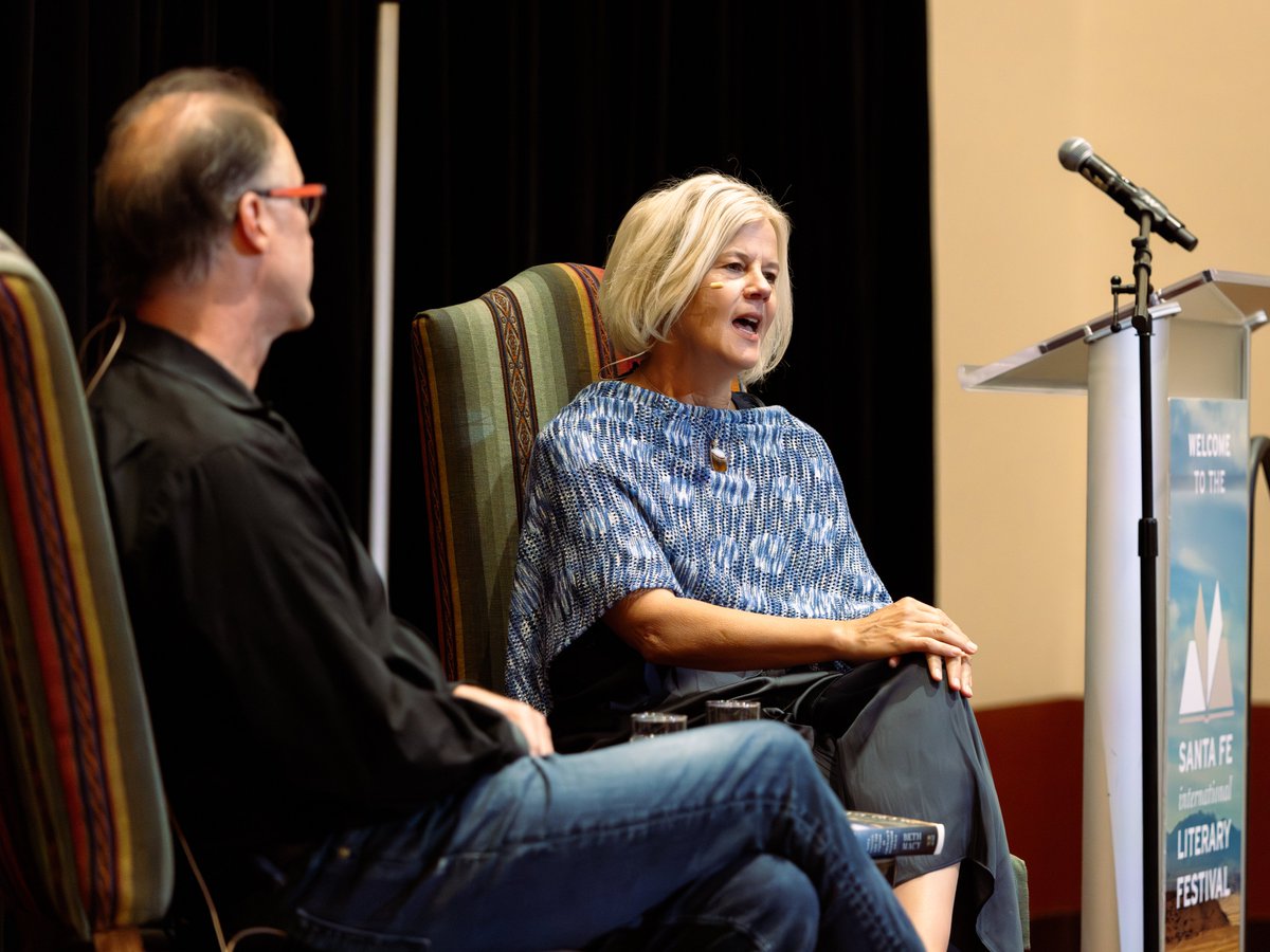 SUNDAY AM: Gillian Flynn discussed unlikeable characters, David Quammen chatted w/ Mark Bryant. Luis Alberto Urrea &amp; Denise Chávez paid homage to Rudolfo Anaya. Ingrid Rojas Contreras talked “The Man Who Could Move Clouds,” Beth Macy conversed w/ Hampton Sides on “Dopesick."