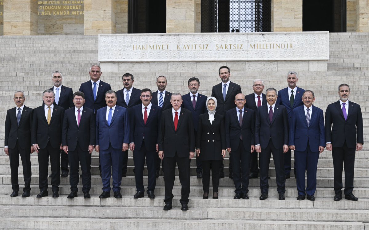 Cumhurbaşkanımız Sayın <a href="/RTErdogan/">Recep Tayyip Erdoğan</a>’ın başkanlığında ilk kabine toplantımızı gerçekleştirdik. 

#TürkiyeYüzyılı’nı başlatan yeni dönemimizin ülkemize ve milletimize hayırlı olmasını dilerim.