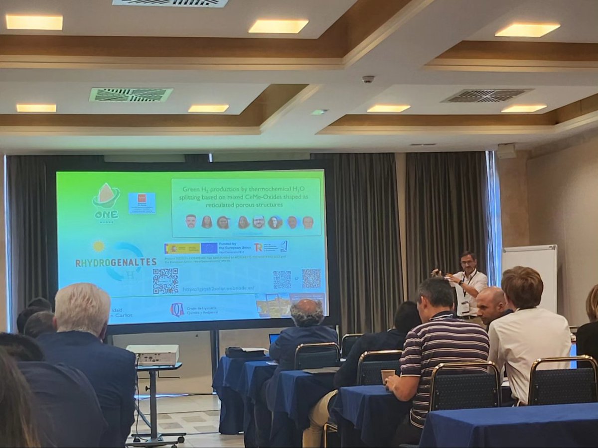 Raúl Molina, IP de este proyecto e investigador de <a href="/OneHydro2/">OneHydro</a> exponiendo los resultados de producción de #hidrogeno en el #CIS9