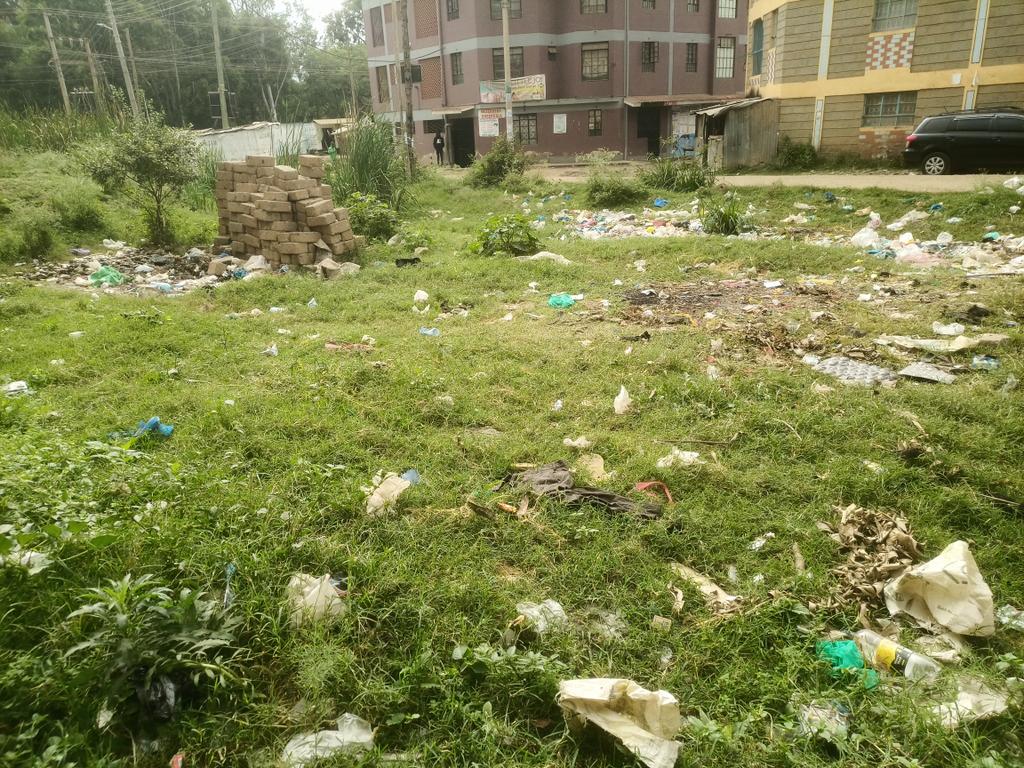 Earlier today I dedicated the rich part of my morning routine to do a voluntarily cleaning next to Rising Cork Apartments Juja, this region has for a long time been unoccupied. The hotels, grocery and shop businesses together with residents living around this place have converted