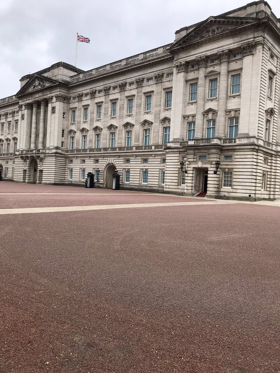 A trip to Buckingham Palace today to talk about the @TheKingsAwards and how we can celebrate the success of some wonderful #Devon businesses who are recipients of this prestigious award