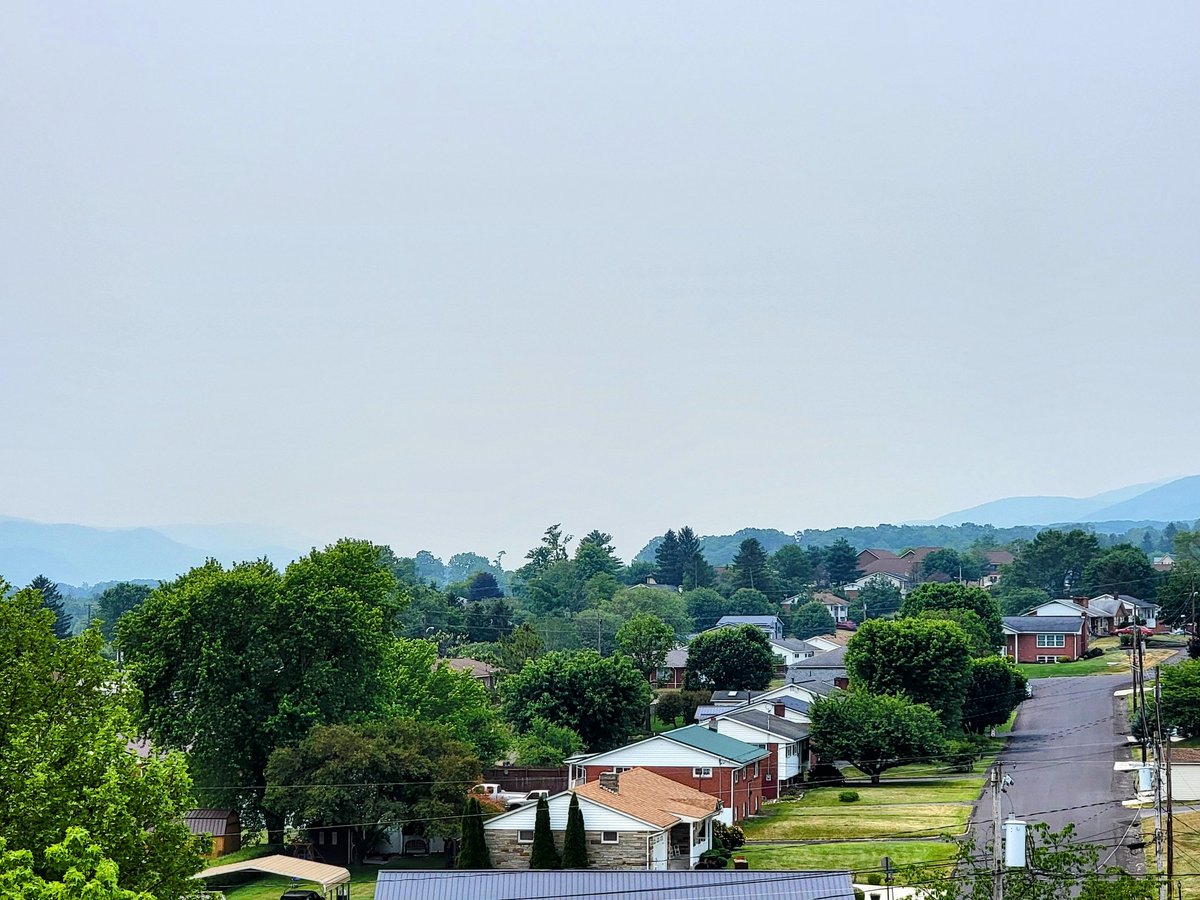 Tyler Metcalf on Twitter "Smoky skies from the QuebecWildfires in