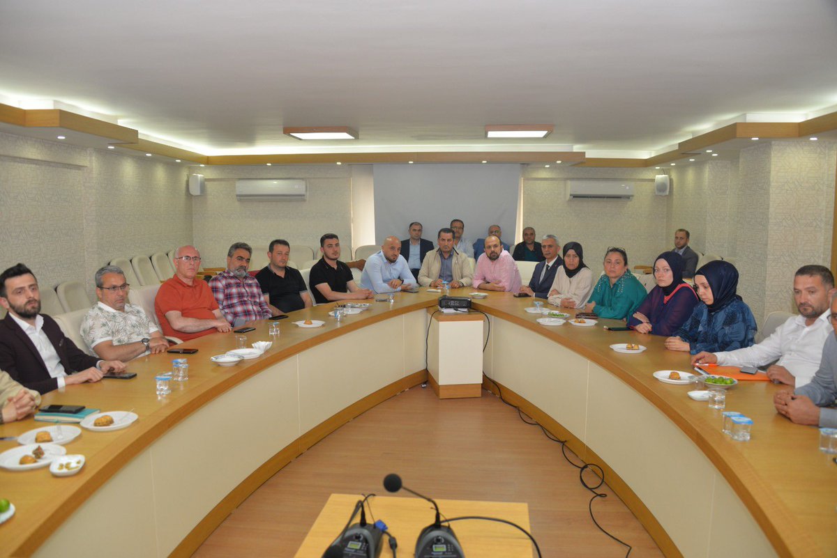 📍Yıldırım

AK Parti Yıldırım İlçe Başkanlığımızın Haftalık Olağan Yönetim Kurulu Toplantısına katılarak dava arkadaşlarımızla bir araya geldik.

Tarihi öneme sahip 14 Mayıs ve 28 Mayıs Cumhurbaşkanlığı 2. tur seçimlerinde göstermiş oldukları üstün gayretlerinden ötürü