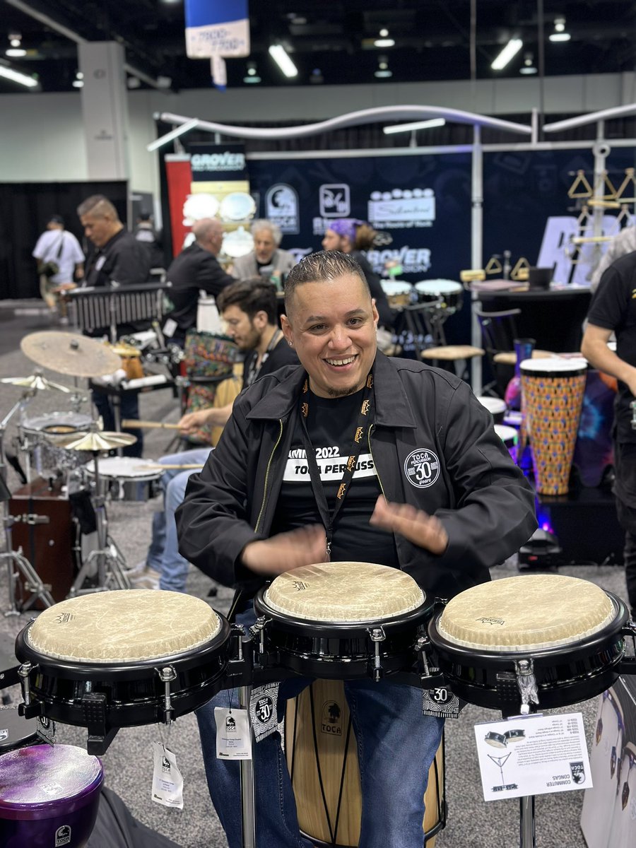 The New Toca Commuter Congas, not only are portable and have the best sound… They’re a lot of fun!
Endorser @pizaerik at @thenammshow 

-Available in August 
#tocapercussion #commuterseries #tocacongas #drumsforeveryone #somosfamilia #justplay