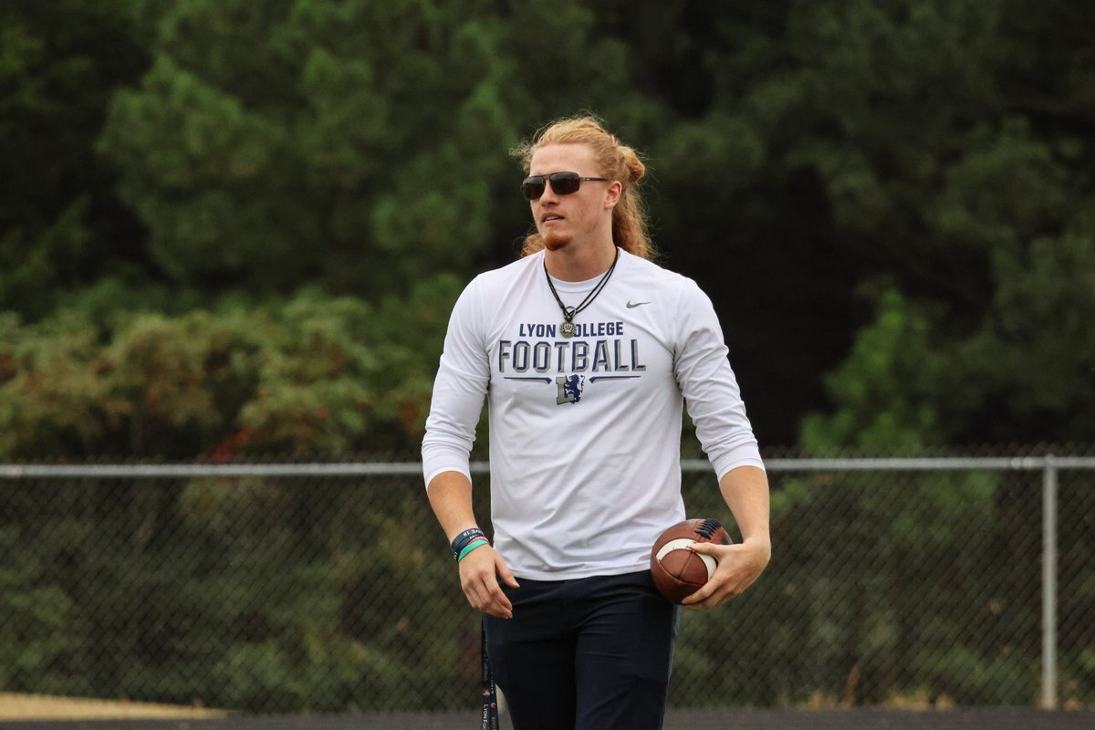 Following her breakup, Taylor Swift was reportedly seen in Batesville, Arkansas this weekend with Lyon Football Coach, Rushton Warren <a href="/warren_rushton/">Rushton Warren</a>
