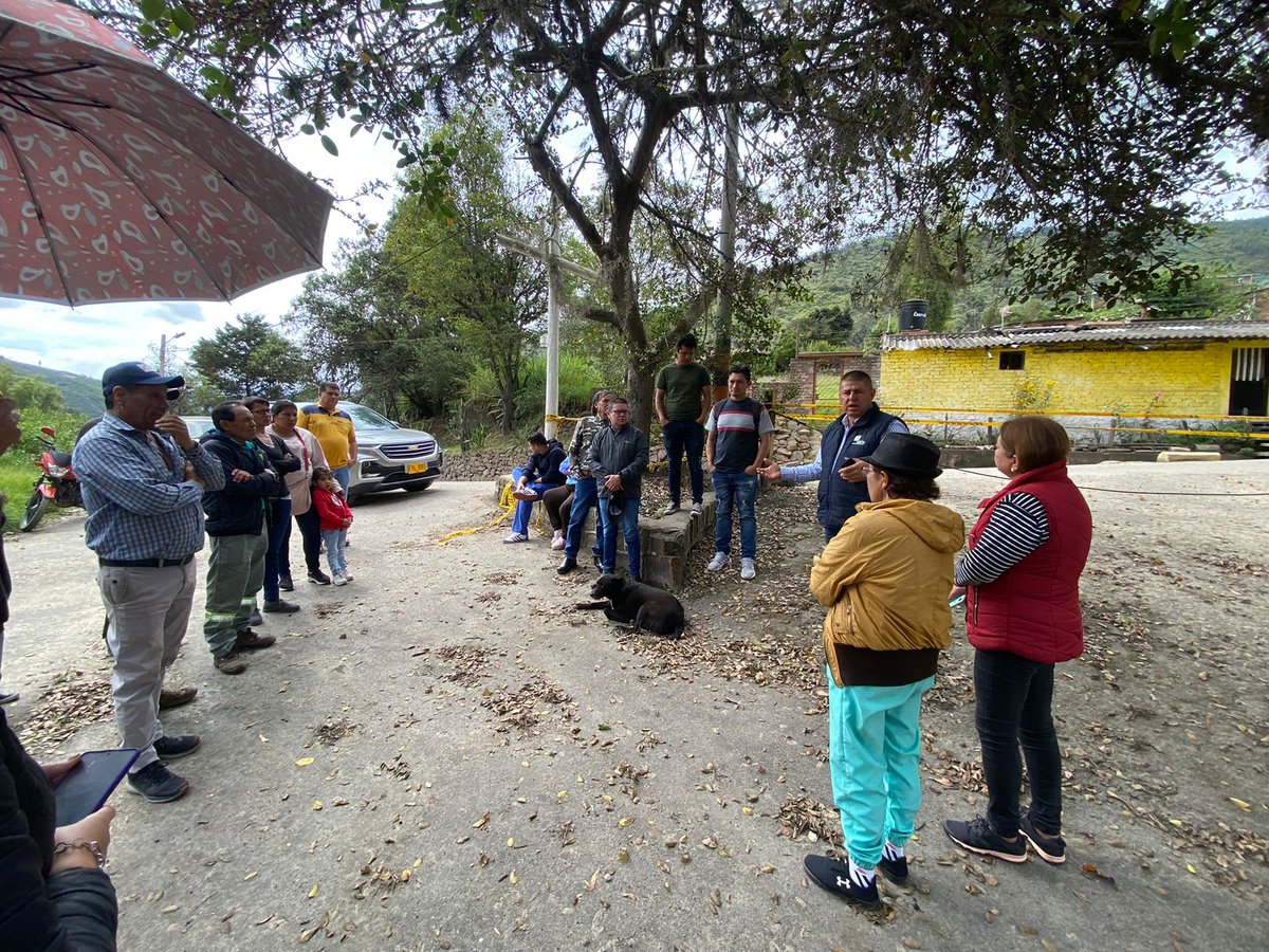 fedecarboy's tweet photo. ...y el inminente riesgo ocasionado por la creciente de la Quebrada La Chapa, la cual imposibilita la normal circulación de la comunidad...

“Cumpliendo nuestra misión, representar al sector carbonero”.

@fedecarboy #fedecarboy https://t.co/pqUgy8xCFl