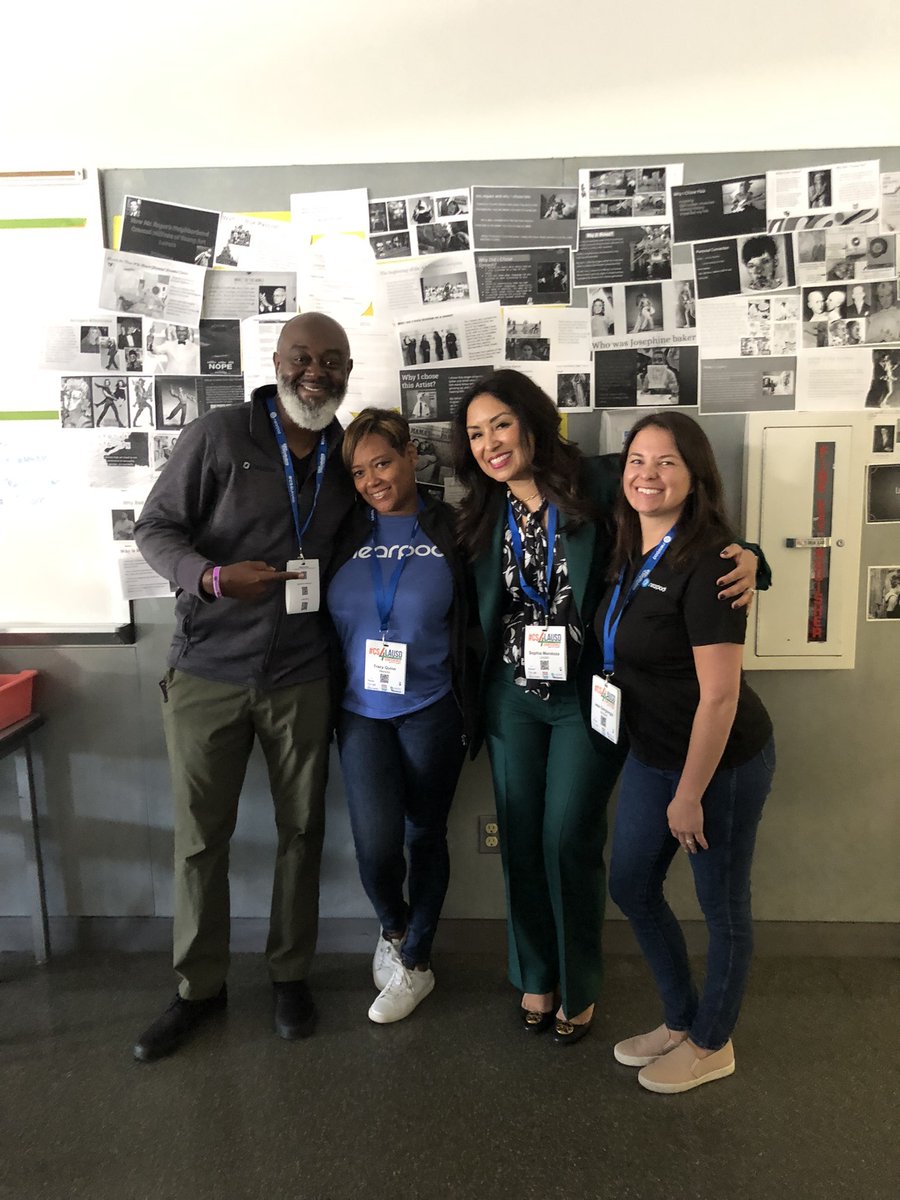 Thrilled to witness the magic at #CS4LAUSD on Saturday! 🌟 We were treated to a special surprise as
@drmervinjenkins closed out the day with a special freestyle for the Level Up Los Angeles @PlayCraftLearn awards! 📷#Nearpod #Flocabulary @ITI_LAUSD