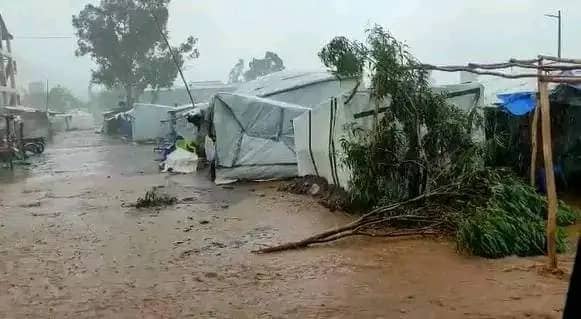 በትግራይ የተፈናቃዮች መከራ😭😭😭

ክረምት እየገባ በመሆኑ የምታዩት በሽረ ተፈናቅለው ዜጎች በመከራ ላይ ስለሆነ የሚመለከታቹ ኣካላት ህዝባችን ወደ ቀዩ ቶሎ ተመልሶ መደበኛ ሂወቱ እንዲጀምር ቅድሚያ ተሰጥቶበት እንዲሰራ ጥርያችን እናቀርባለን።