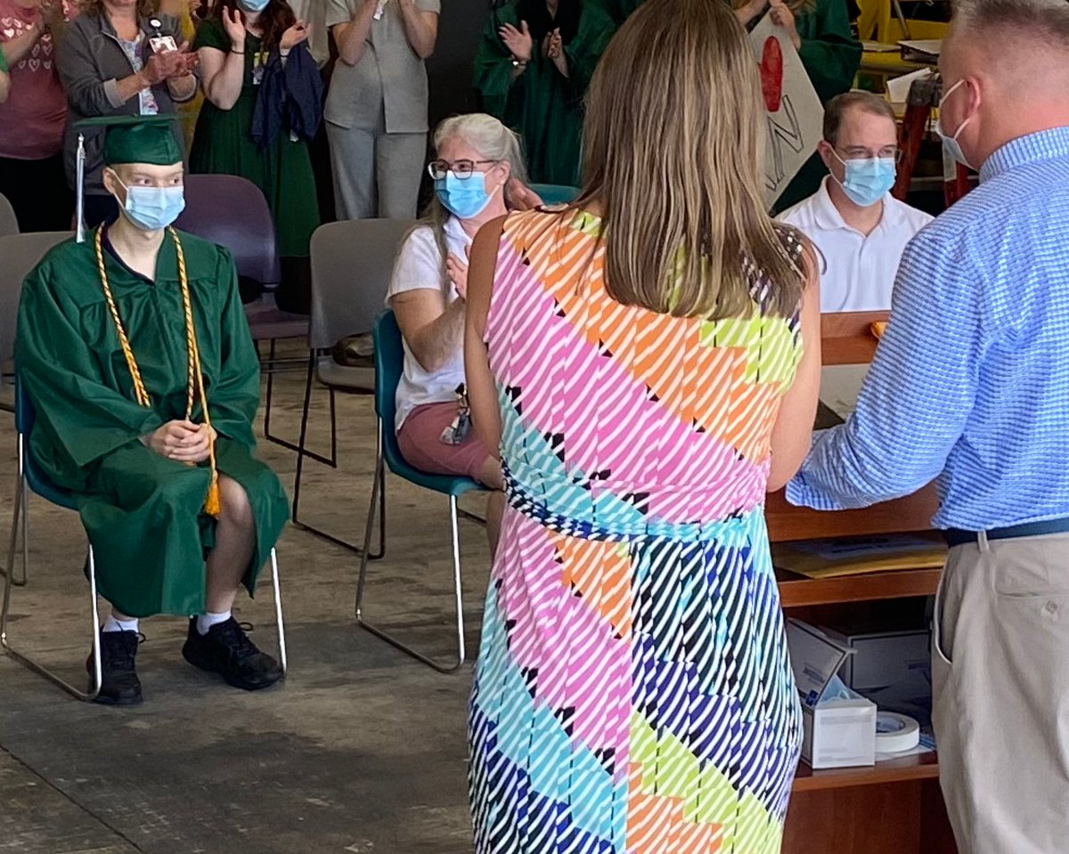 umassmemorial's tweet photo. Daniel, an honors student and senior at @NipmucRegional, has been receiving treatment for a long-term illness at #UMassMemorial.

Due to his most recent admission, Daniel learned he wouldn’t be able to attend his high school graduation.

So graduation was brought to him. https://t.co/LaPrarr4wy