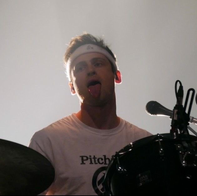 JV Marx 🦴 on Twitter "Listening to Car Seat Headrest for the lyrics"