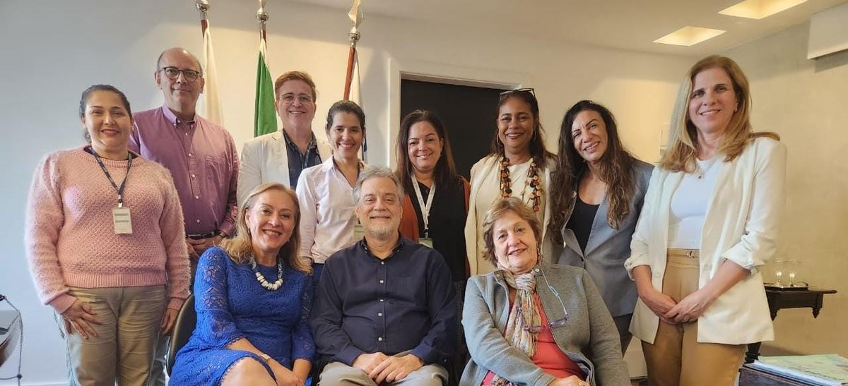UFNursing's tweet image. #GatoRNursing faculty @jmstacciarini is making an impact in Brazil! She recently arrived in Rio de Janeiro to support education in advanced nursing practice. Dr. Stacciarini also met with faculty and staff from Federal Fluminense University (@uff_br), as well as its president!