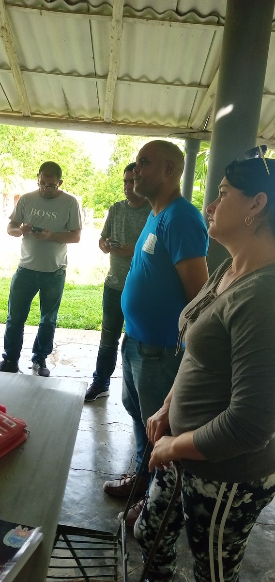 Recorrido por la comunidad El Bejuco. #SanctiSpíritusEnMarcha.<a href="/AidaDiazFernnd1/">Aida Diaz Fernández</a> <a href="/anamarianpp/">Ana Mari Machado</a> <a href="/chinea_diaz/">Yadira Diaz Chinea</a> <a href="/DeivyPrezMartn1/">Deivy Pérez Martín</a> <a href="/FrankOsbel/">Frank Cañizares Rodríguez</a> <a href="/MunicipalPp/">Asamblea Municipal PP Sancti Spiritus</a> <a href="/NolbertoGR1968/">Nolberto Gonzalez Rodríguez</a> <a href="/RomelBeltrnPre2/">Romel Beltrán Pérez</a>