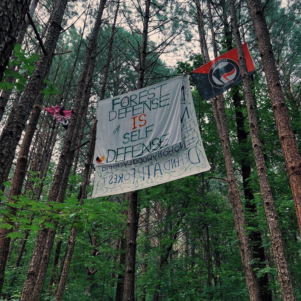 🚨 ALL EYES ON ATLANTA 🚨

The struggle for abolition continues as comrades in Atlanta have been fighting to determine the future of their city over the corporations, private donors, and elected officials that are unaccountable to the communities they’re supposed to serve. (1/3)