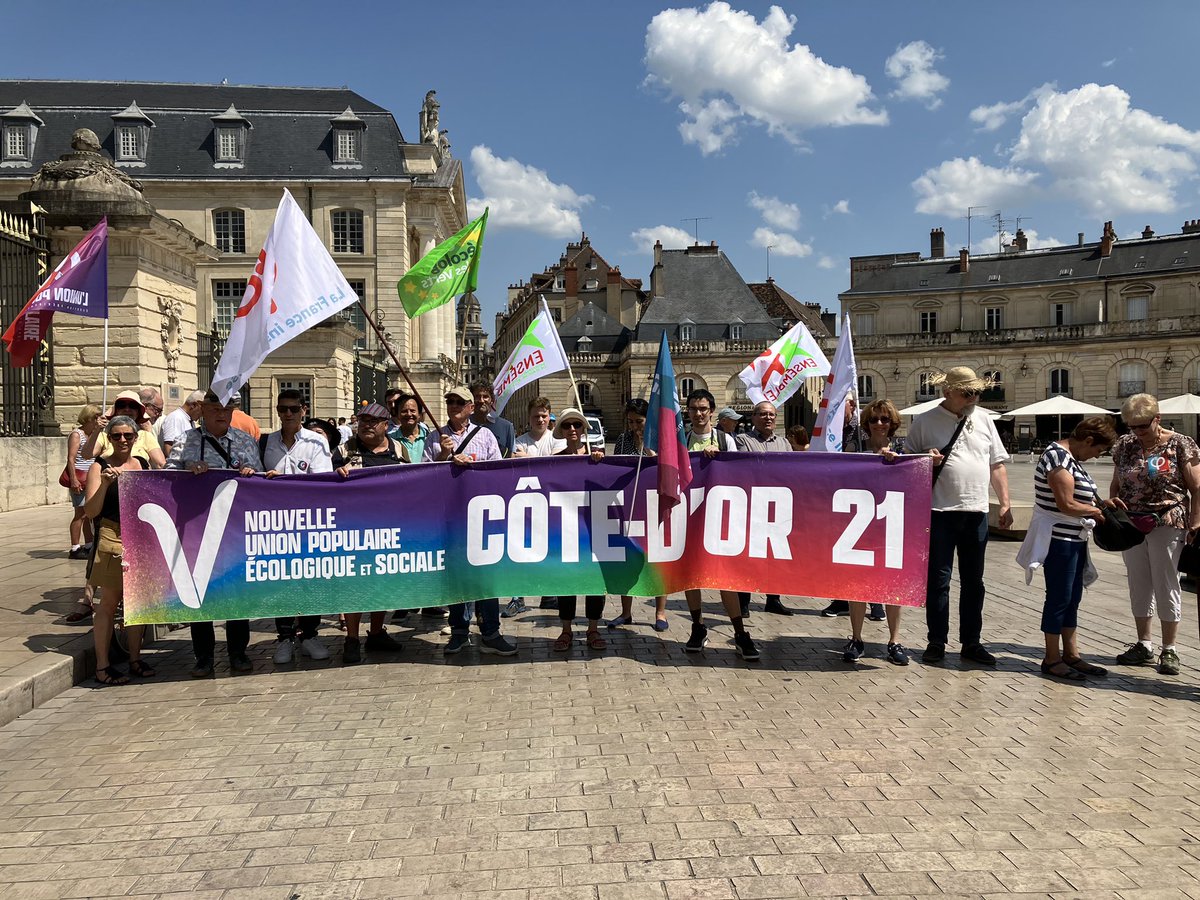 bruno_leon21's tweet photo. Encore une belle mobilisation à Dijon aujourd’hui pour dire non à la #ReformeDesRetaites
Une superbe délégation de l’#Unsa2023 en congrès national à Dijon 
@Gen_Dijon21 @GenerationsMvt @NUPES_21 https://t.co/OMGxHa537U