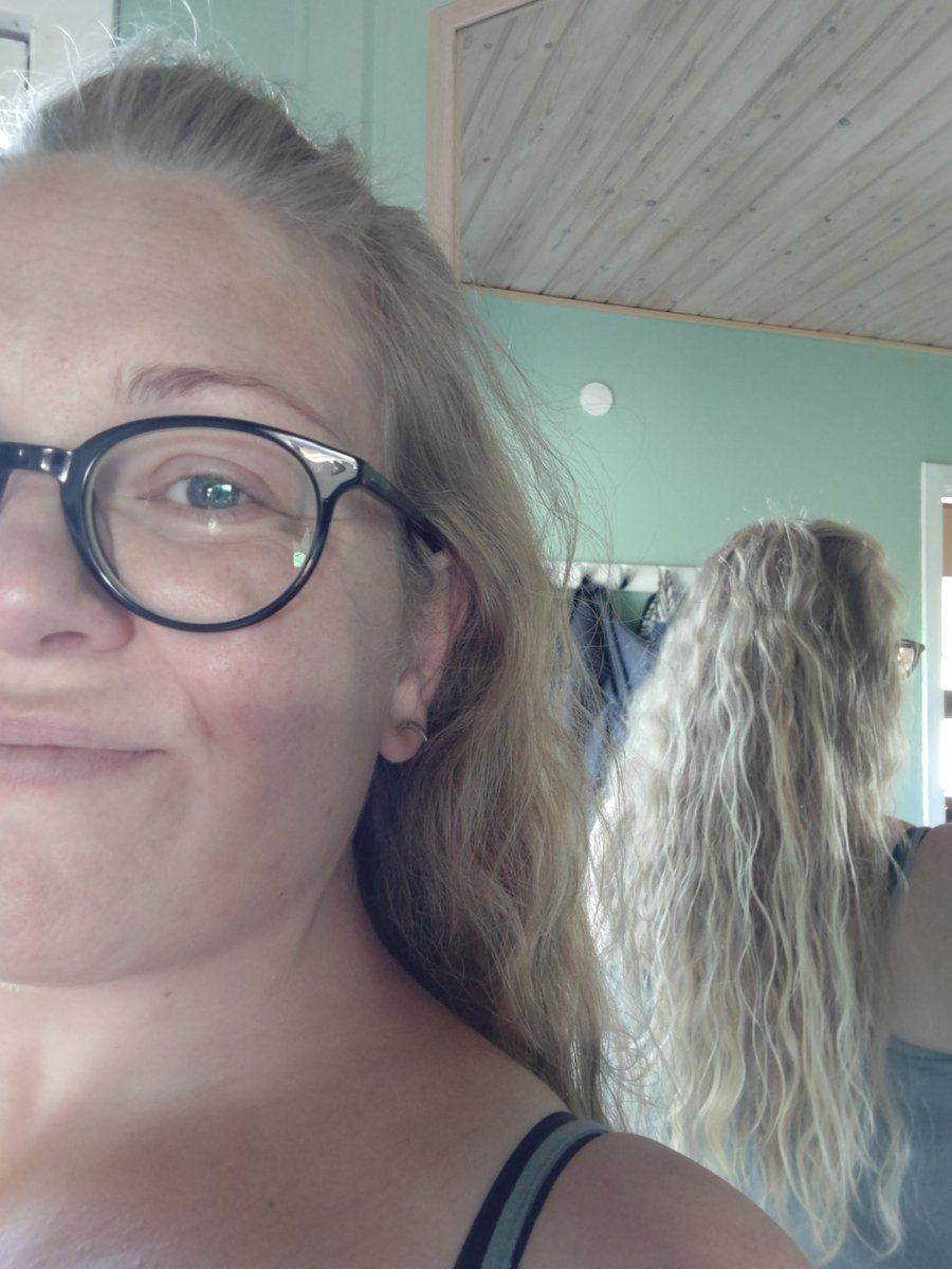 Ehm... það er öll mín ævi (virgin hair, hello!)