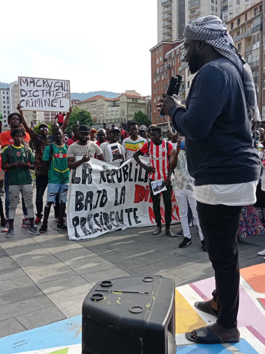 Mouvement Y EN A MARRE tweet media