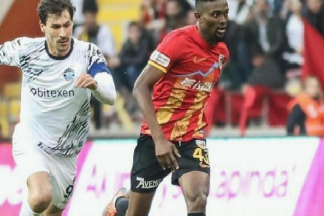Kayserispor’a veda eden Mensah’ı isteyen iki kulüp belli oldu habernova.com/2023/06/06/kay… 
#haber 
#haberler 
#besiktas