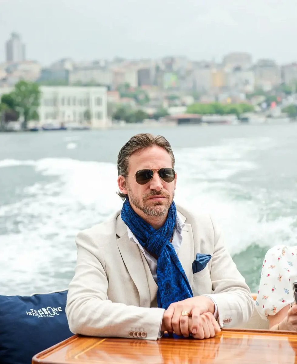 Businessman taking professional photo shooting 📸

#yatkiralama #yatkiralamaistanbul #teknekiralama #bosphoruscruise #bosphorustour #yacht #boat #yachtcharter