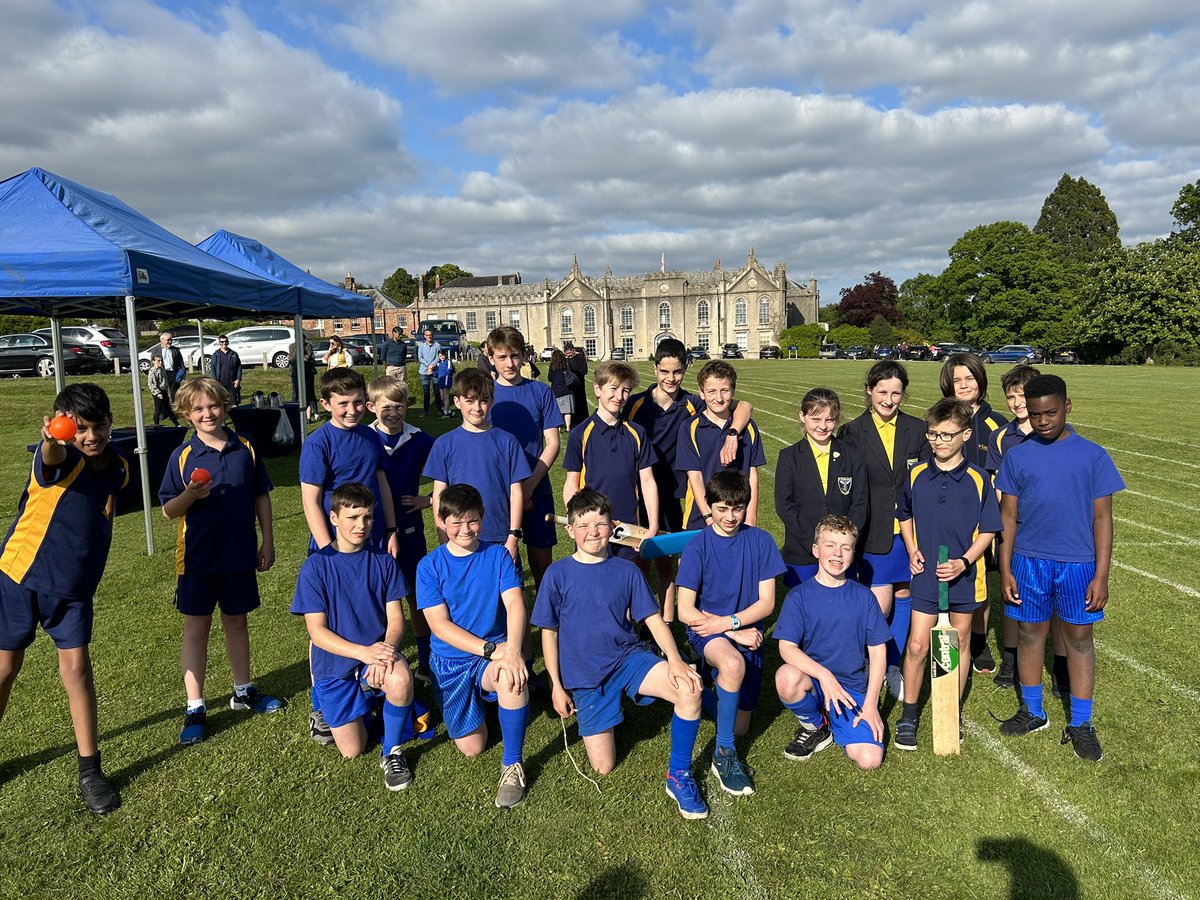 StGabrielsSport's tweet photo. Cricket in the sunshine! @StGabrielsNews ☀️ Well done to both teams involved! ☀️🏏☀️ @BerksCricket @Chance2Shine @englandcricket https://t.co/E3N8YhbHDd