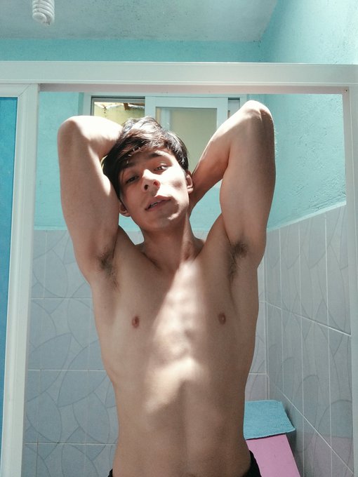 Tienes bonitos zapatos &iquest;Me los prestas de aretes? https://t.co/iVC9FlVSOg<a href="/tag/jugandoconluz"class="tags"><span>#jugandoconluz</span></a>