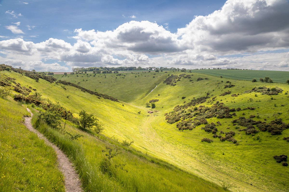 A heavenly walk on the Yorkshire Wolds a year ago @WeatherWolds 
andrewswalks.co.uk/millington-pas…