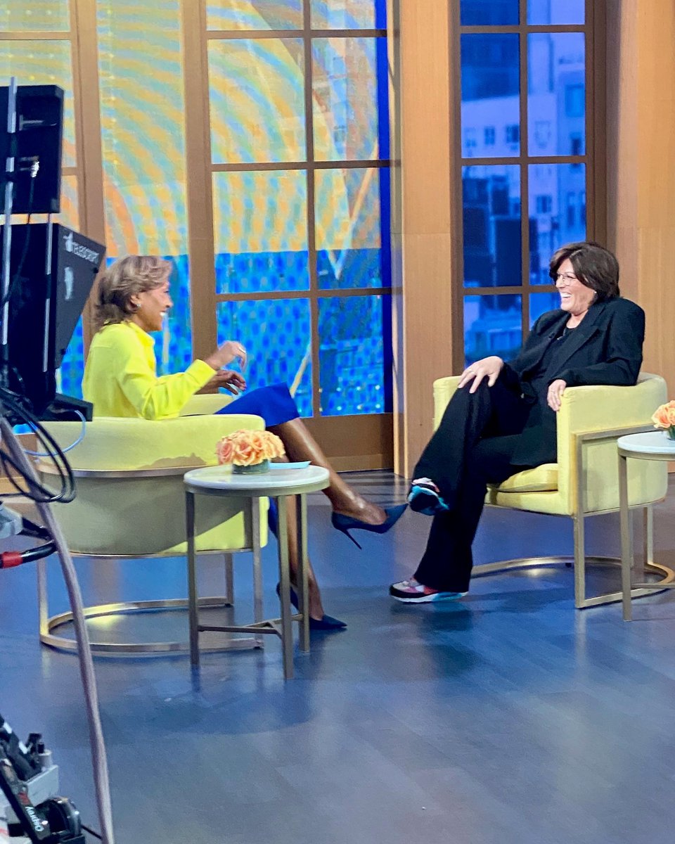 GalleryBooks's tweet photo. Happy Pub Day to Sally Jenkins' THE RIGHT CALL!

Check out Jenkins' chat with @RobinRoberts on @GMA: https://t.co/ENUFULzZos https://t.co/Mf1MnriLJt