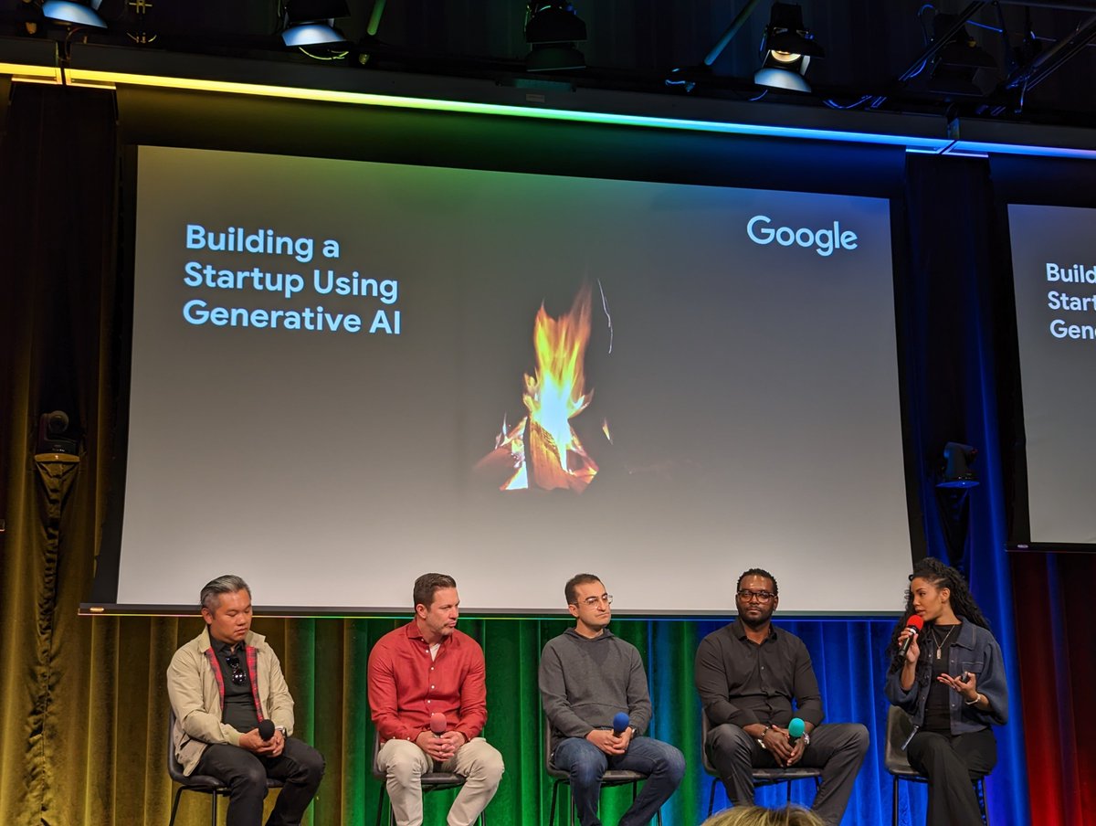 Ciszek's tweet image. Building a Startup Using Generative AI
"the third big shift" @Techweek_ w/
@andrewchen
@joshuagwyther
@darian314
📖 confounder.ai by @clarencewooten 
#TechWeekLA