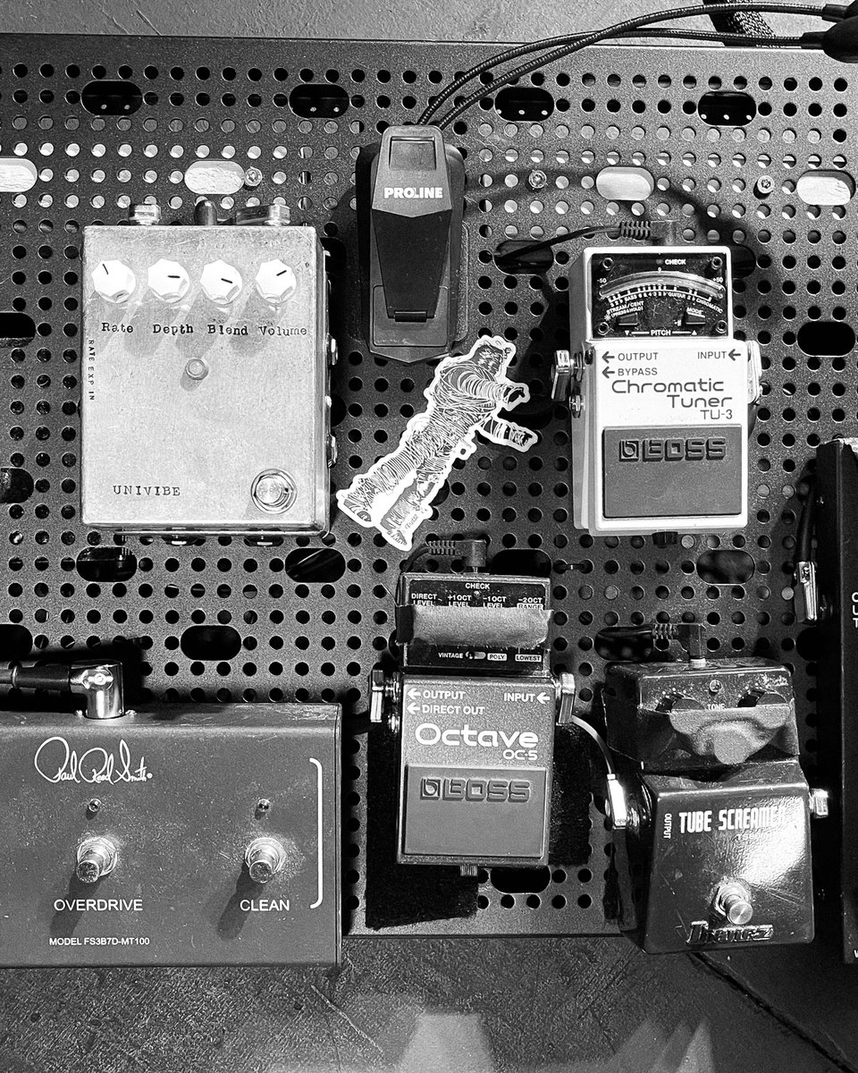 FRET12's tweet image. @alterbridge may have an official fifth member for their show at @O2AcademyEd. Word on the street is he'll be making some appearances around the venue, so make sure to be on the lookout!

#theStringThing #StringThing #FRET12